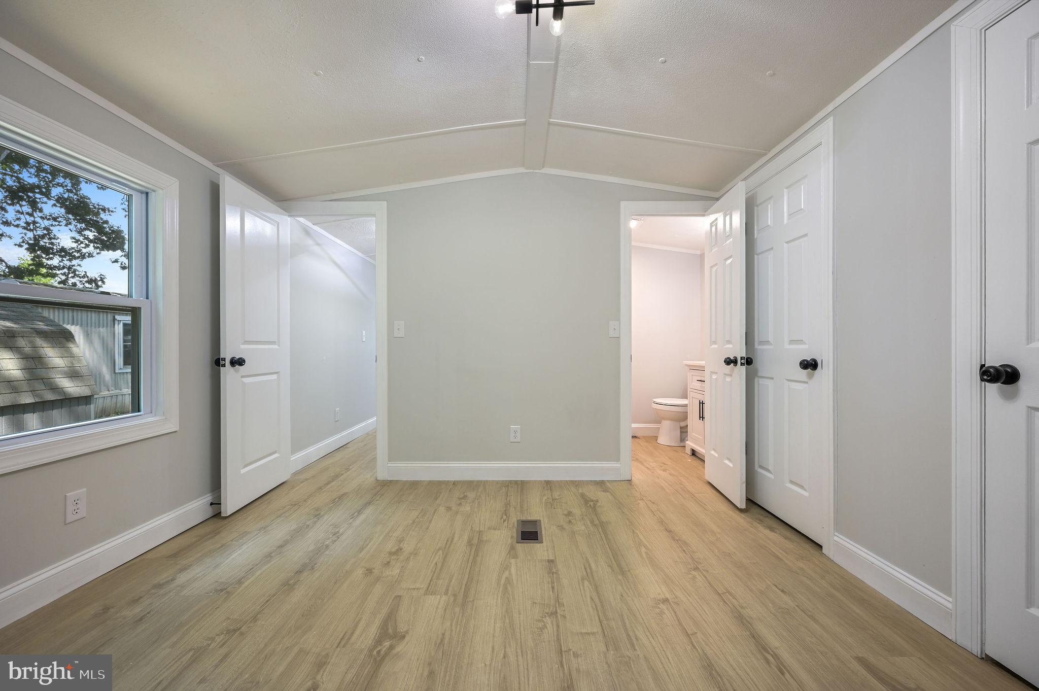 PINEWOOD ACRE - Residential