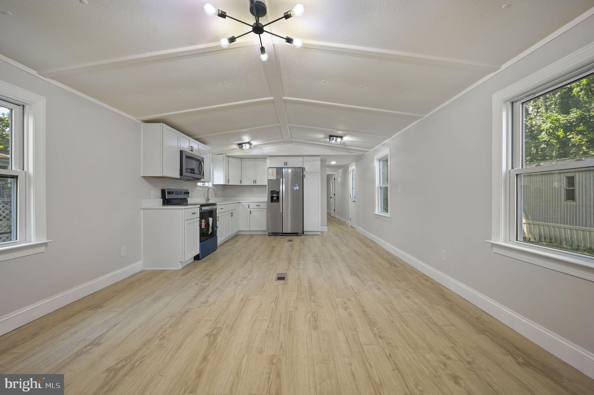 PINEWOOD ACRE - Residential
