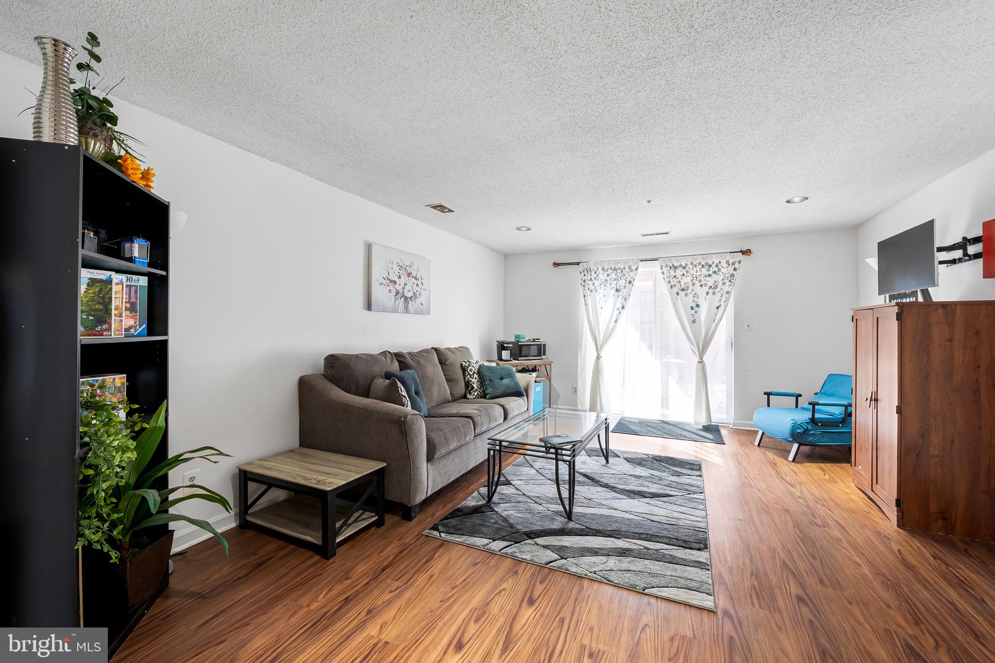 RIVERSIDE - Residential