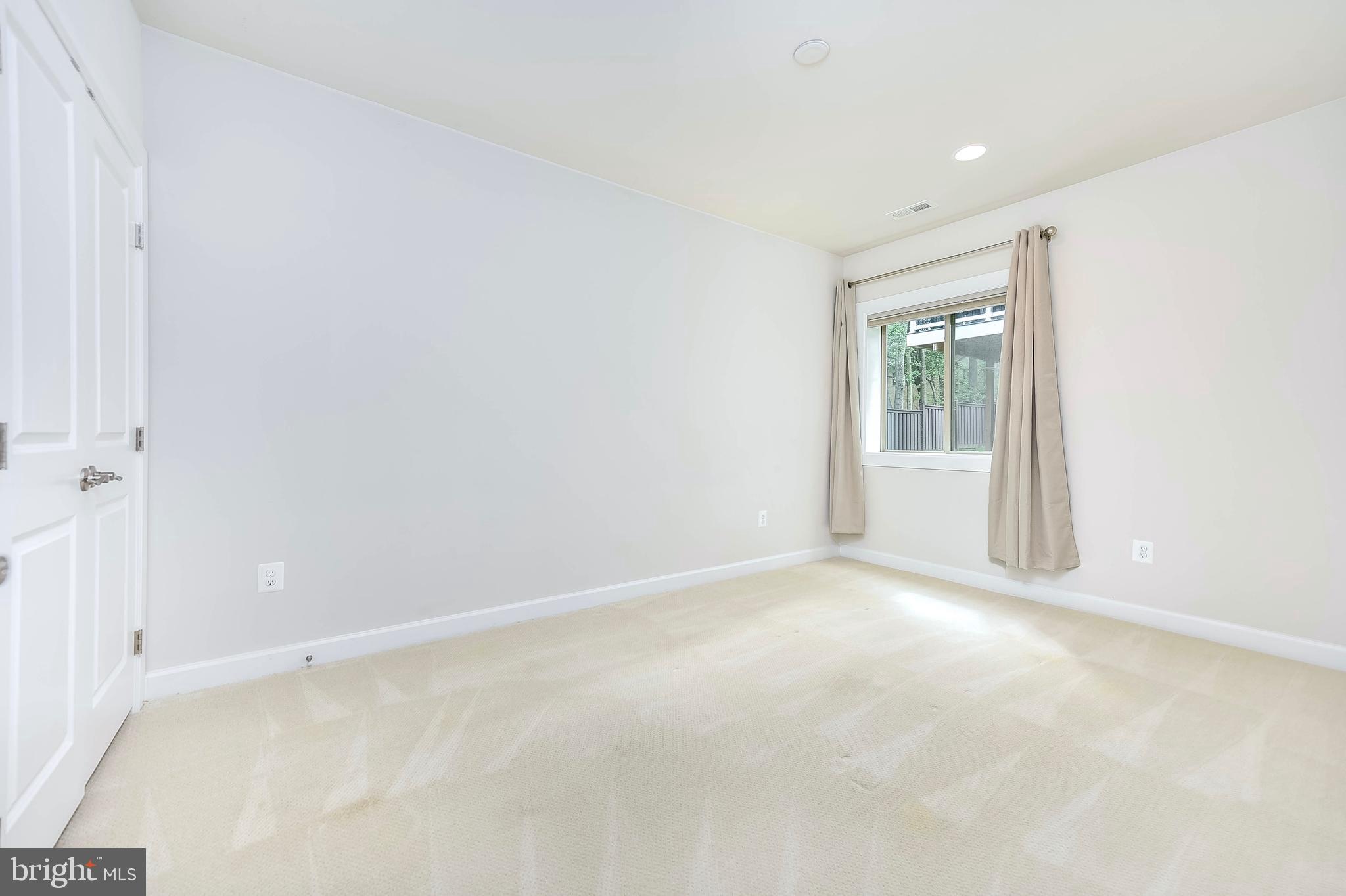 WOODSON SQUARE - Residential