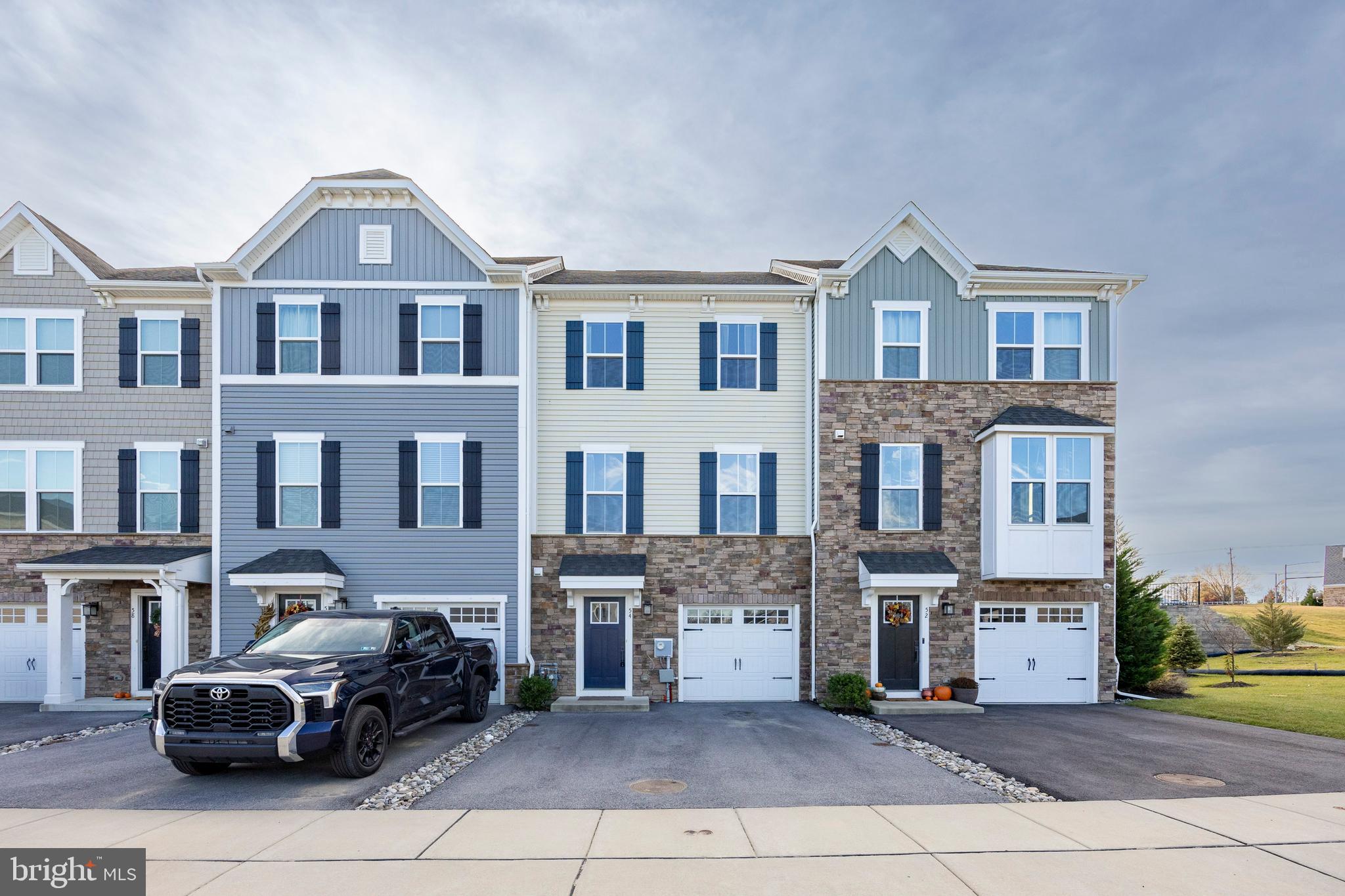 MAPLEVIEW - Residential Lease