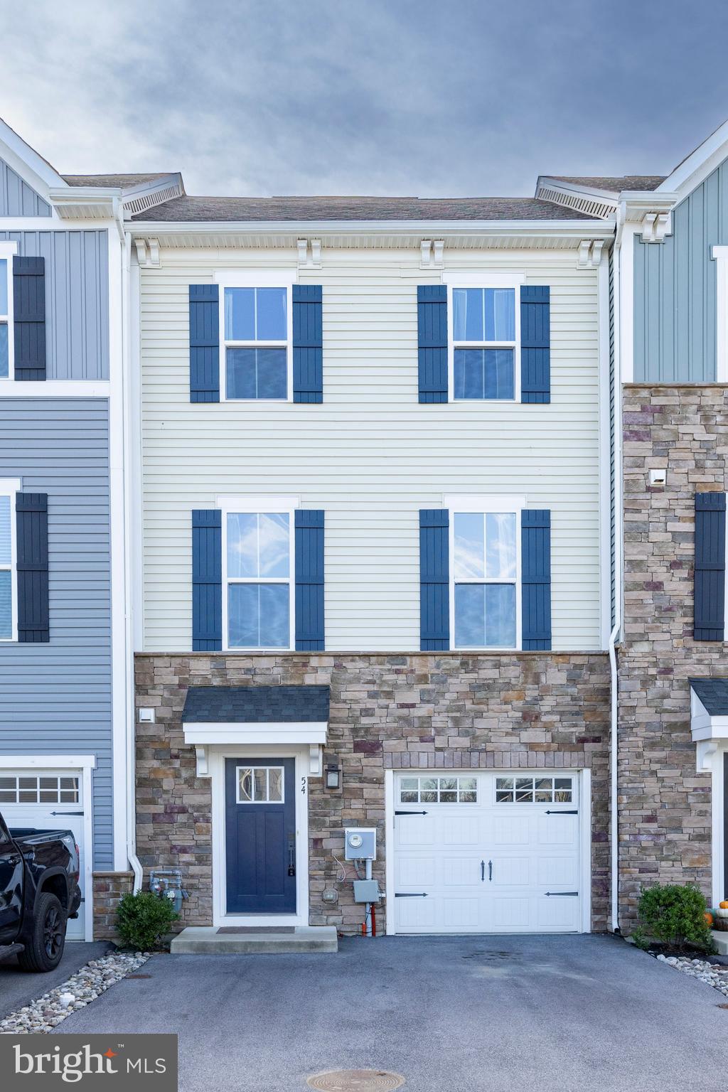 MAPLEVIEW - Residential Lease
