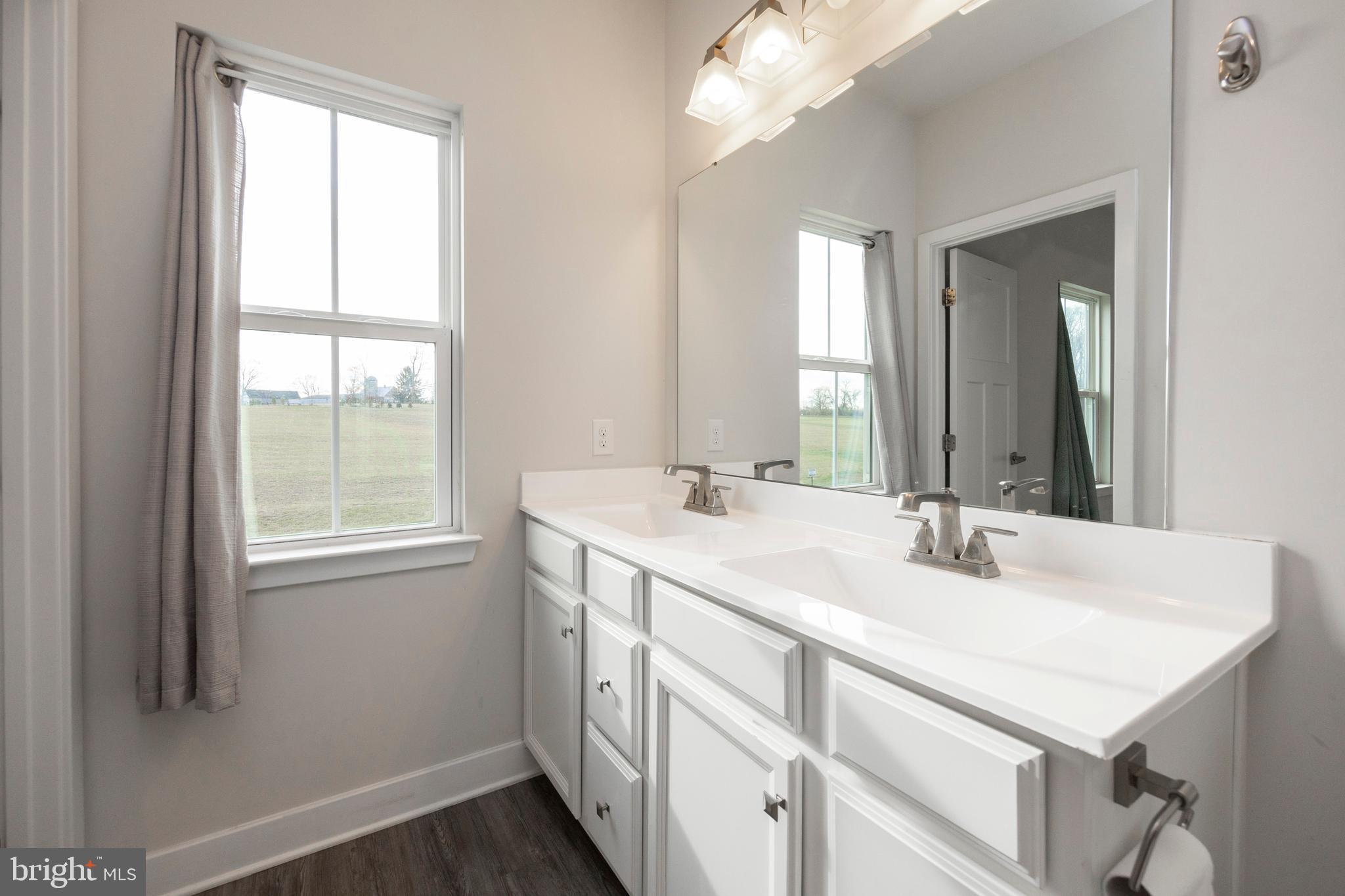 MAPLEVIEW - Residential Lease