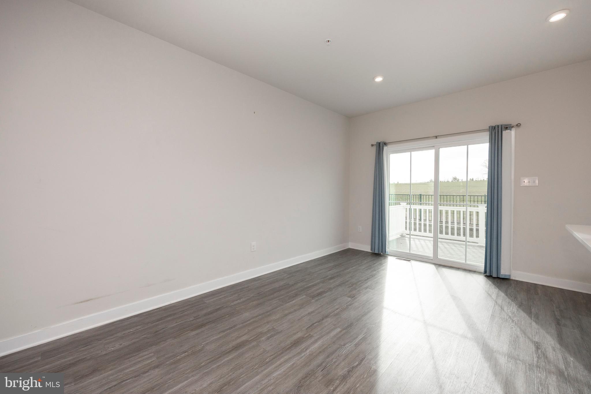 MAPLEVIEW - Residential Lease