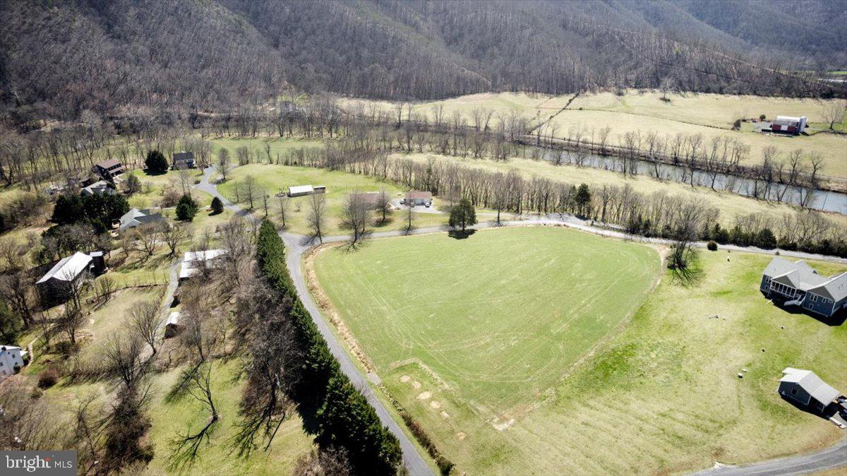 RIVER OF THE VALLEY - Land