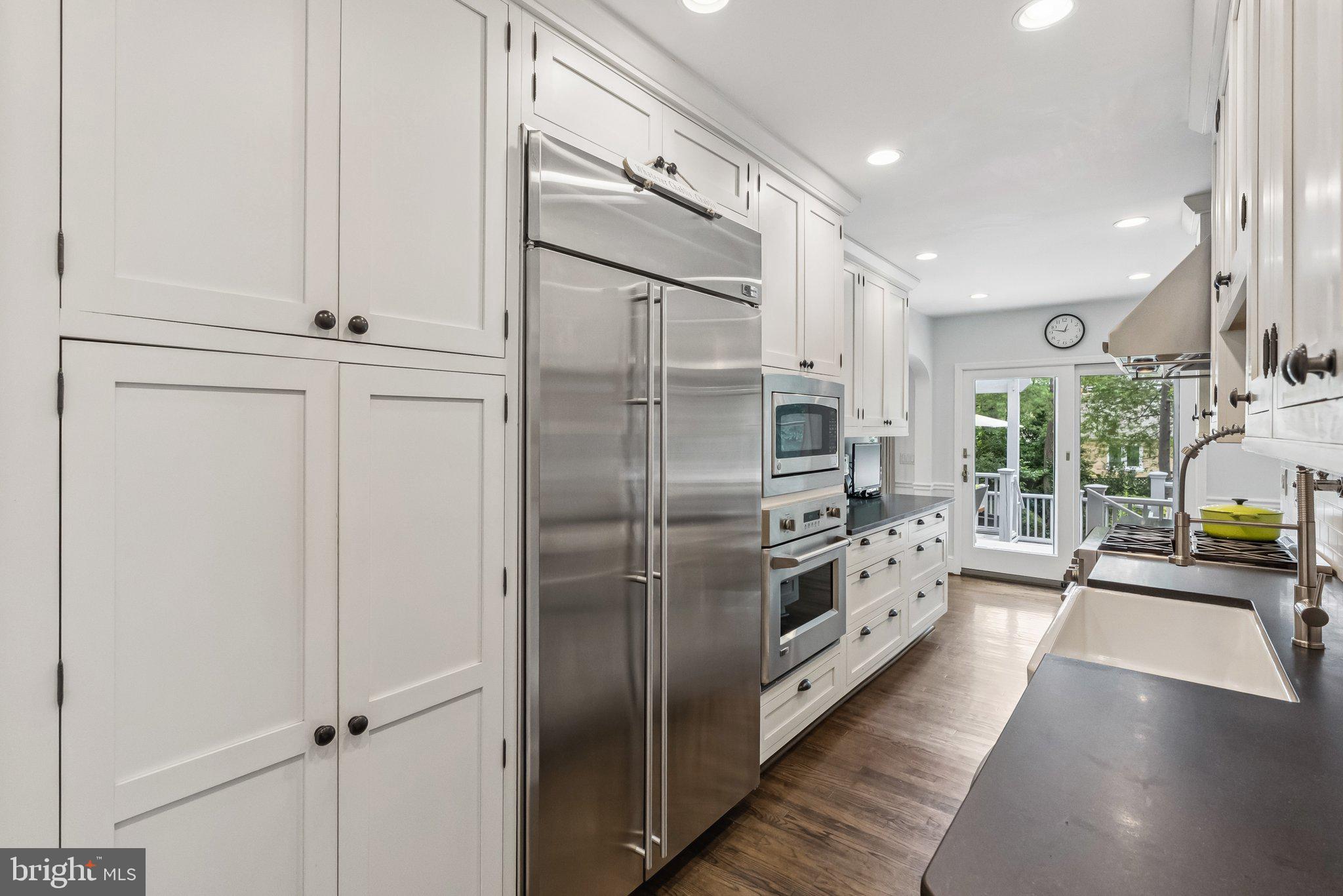 GREENWICH FOREST - Residential