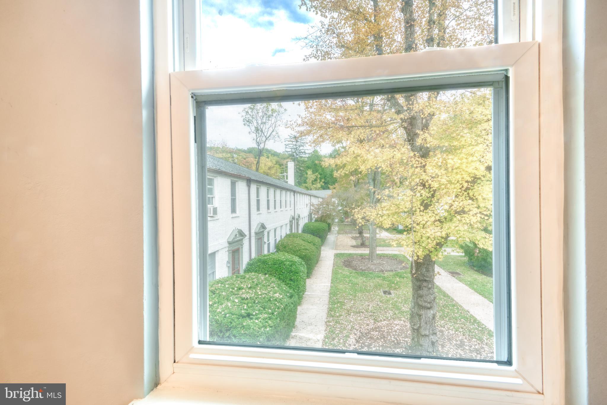 ROLAND PARK - Residential