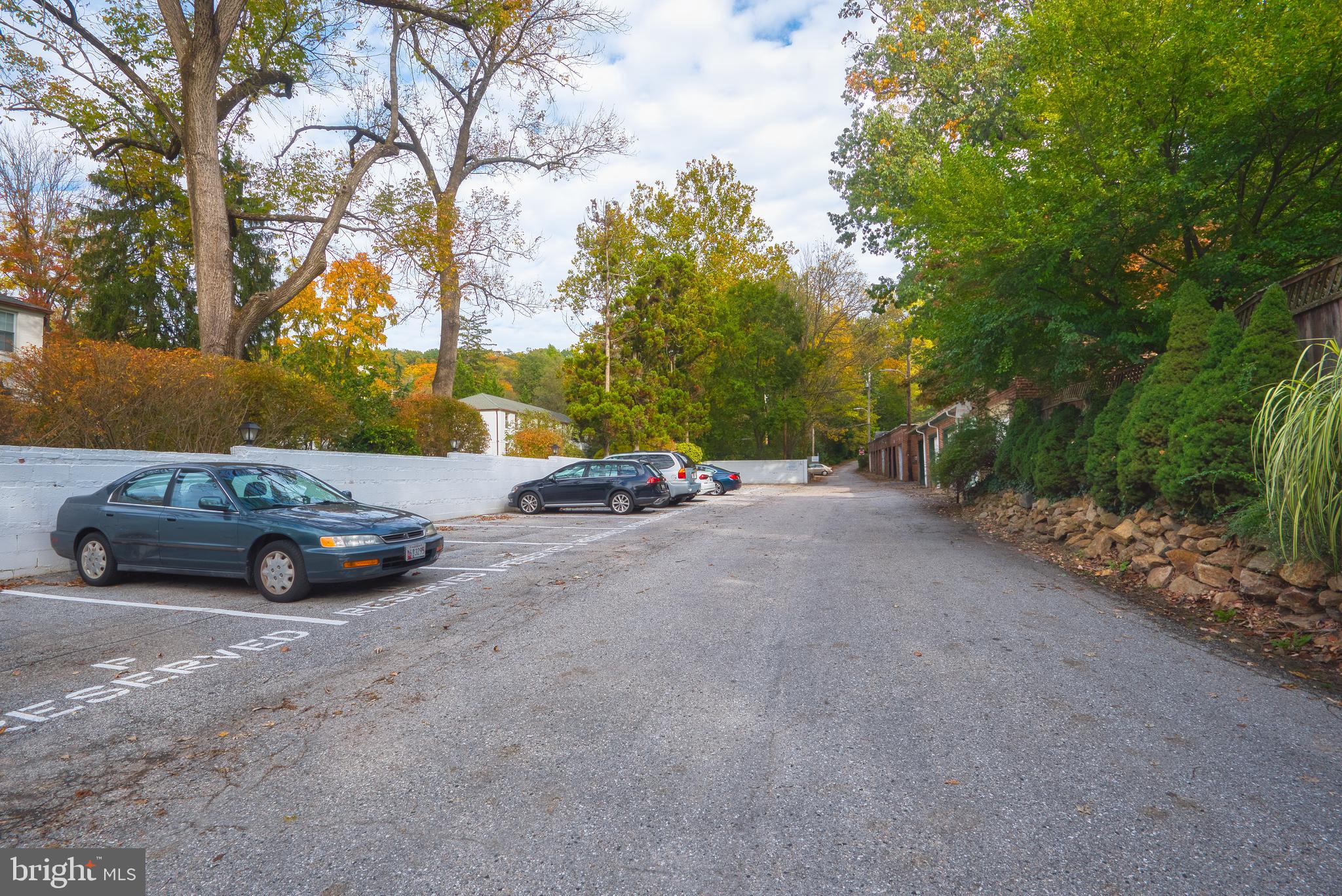 ROLAND PARK - Residential