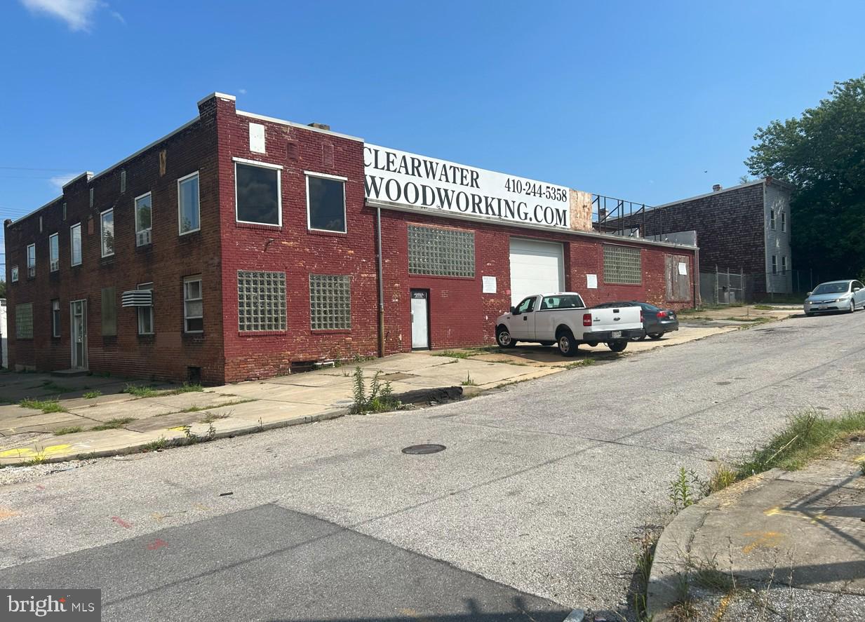 Office-Warehouse Occupied by Clearwater Woodworking
One Drive-In Door & One Dock-High Door
12’to 18’Clear Ceiling Height
3-Phase Electrical Service (200 Amps)
Brick Exterior with Gable Roof in Good Condition
Concrete Slab Floor with 2 Drains
Mezzanine Work Area and Professional Offices