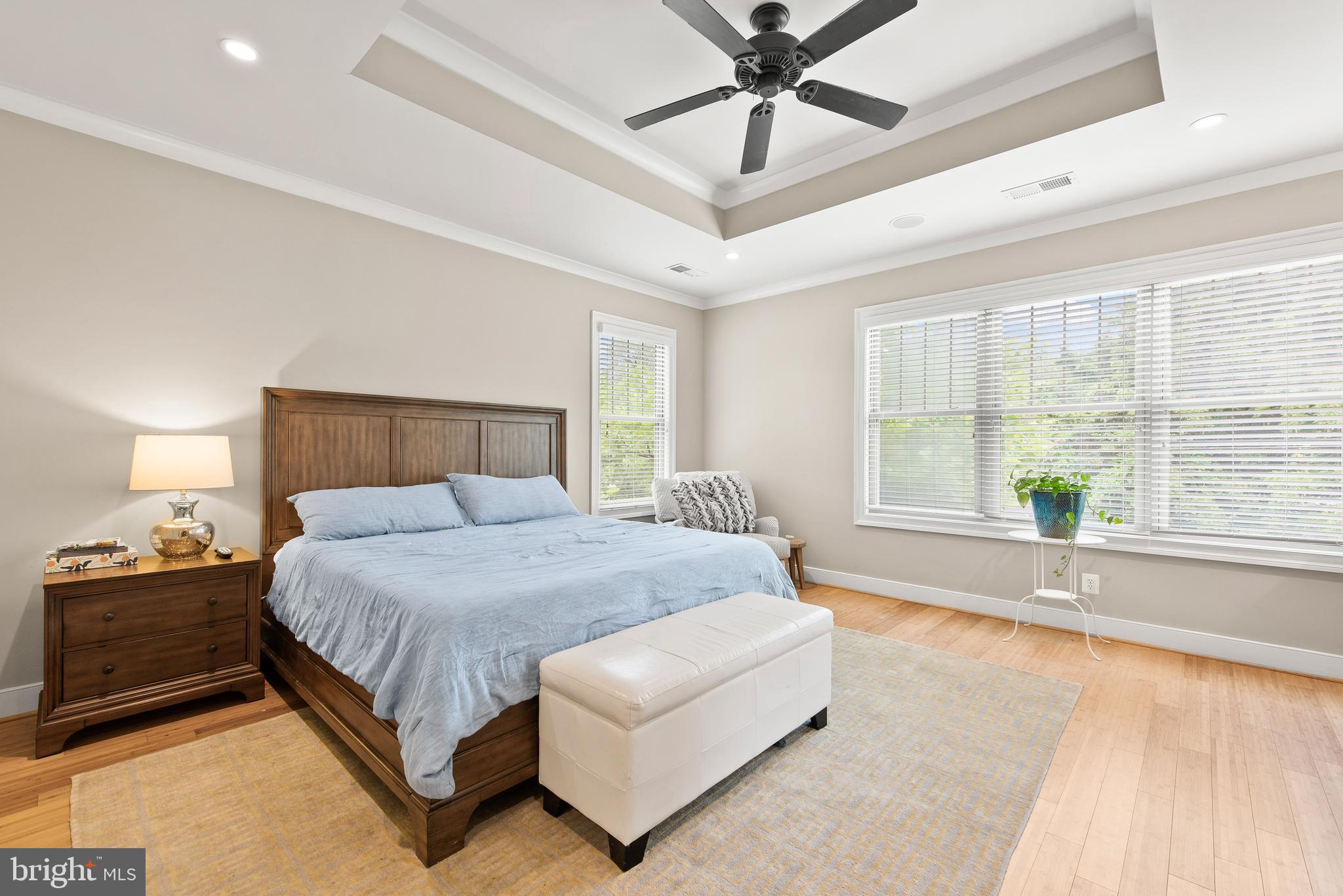 LARCHMONT - Residential