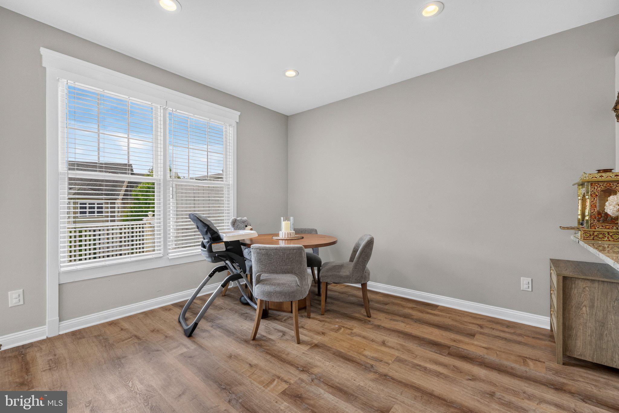 STONE LAKE - Residential