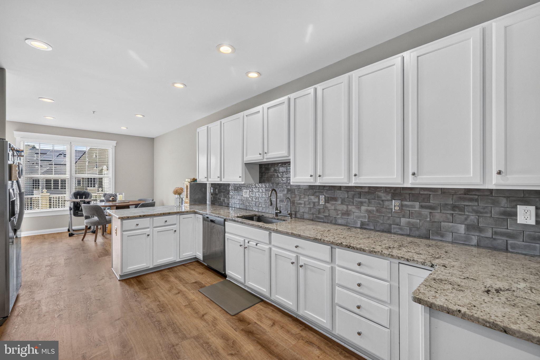 STONE LAKE - Residential