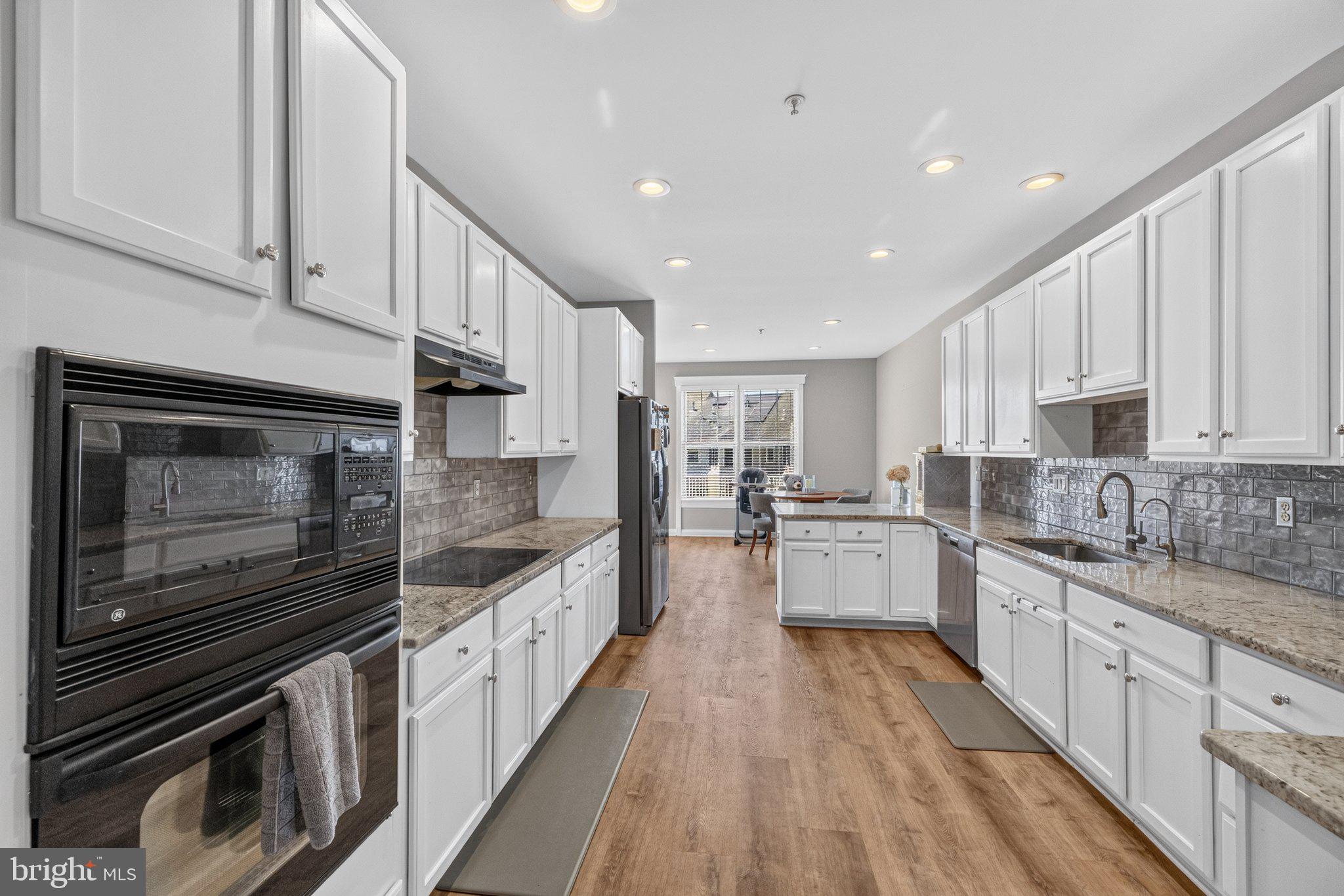 STONE LAKE - Residential