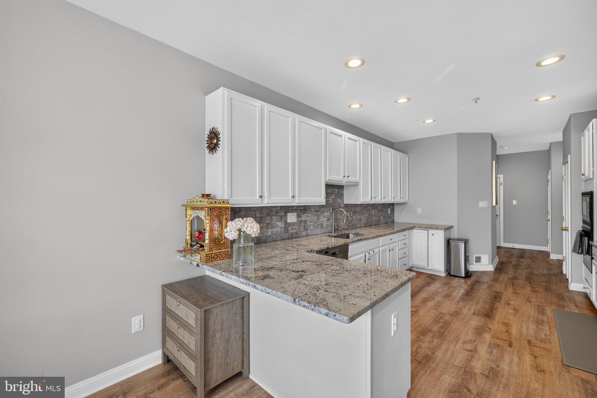 STONE LAKE - Residential