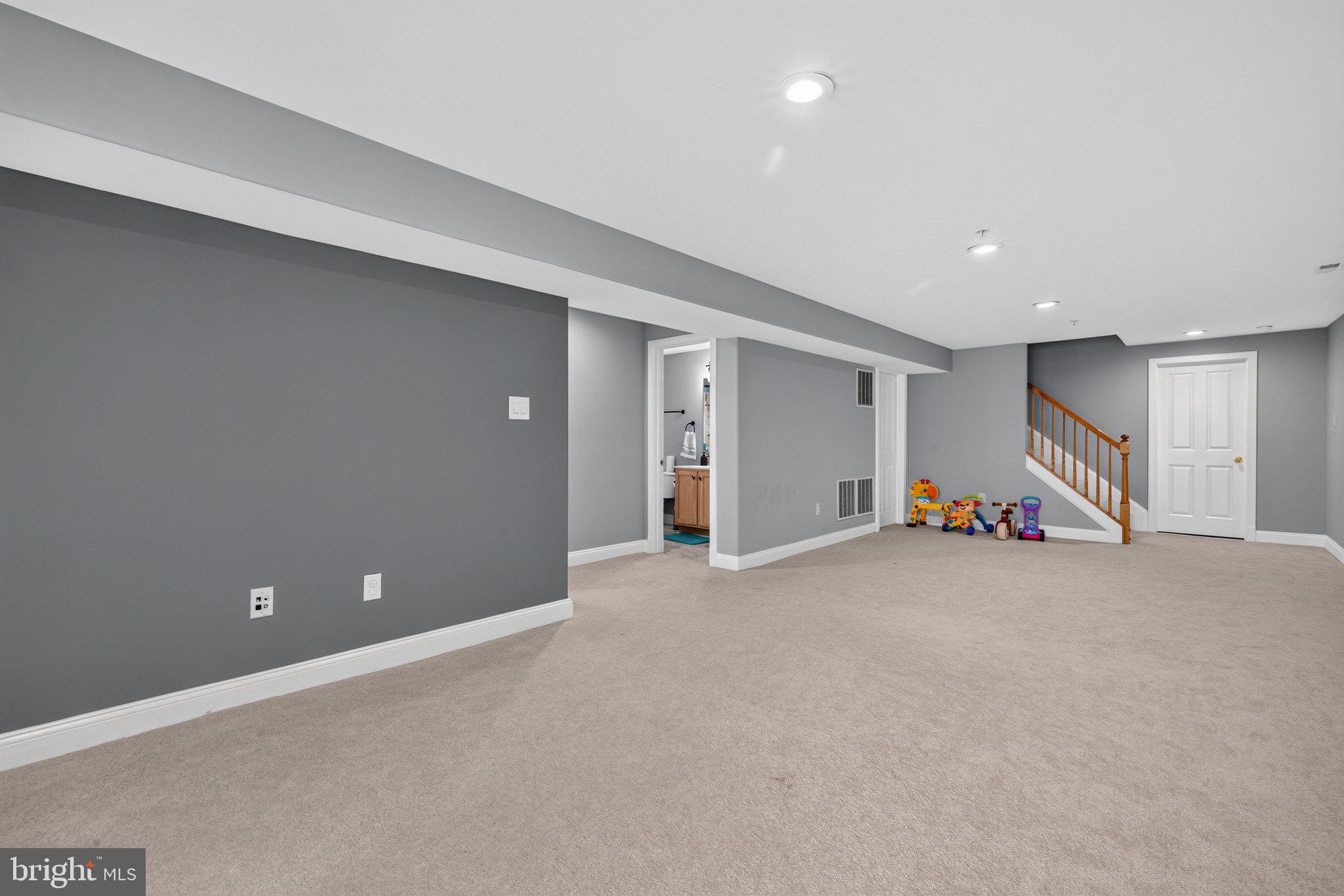 STONE LAKE - Residential