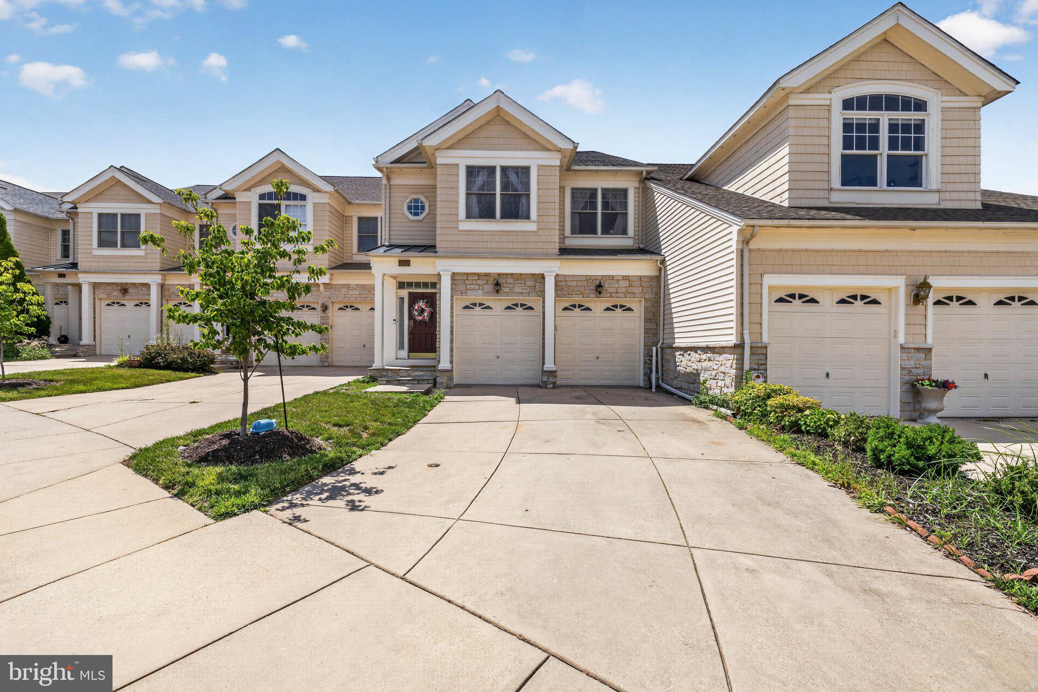 STONE LAKE - Residential