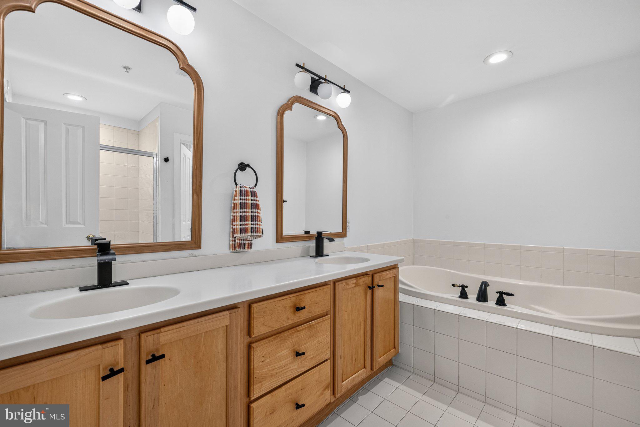STONE LAKE - Residential