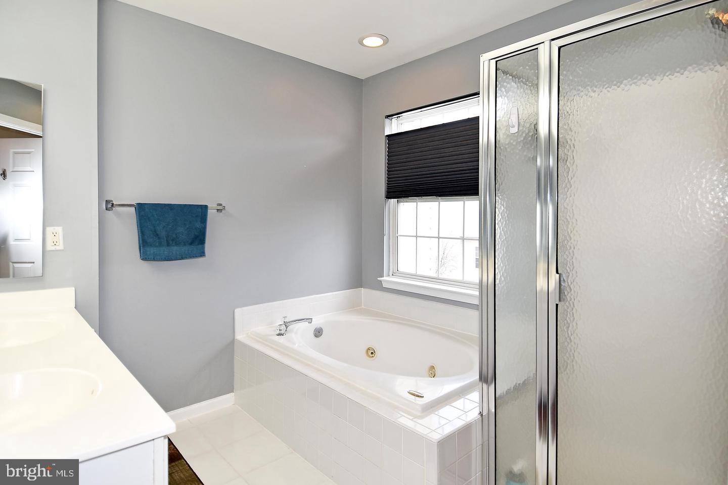 SOUTH RIDING - Residential Lease