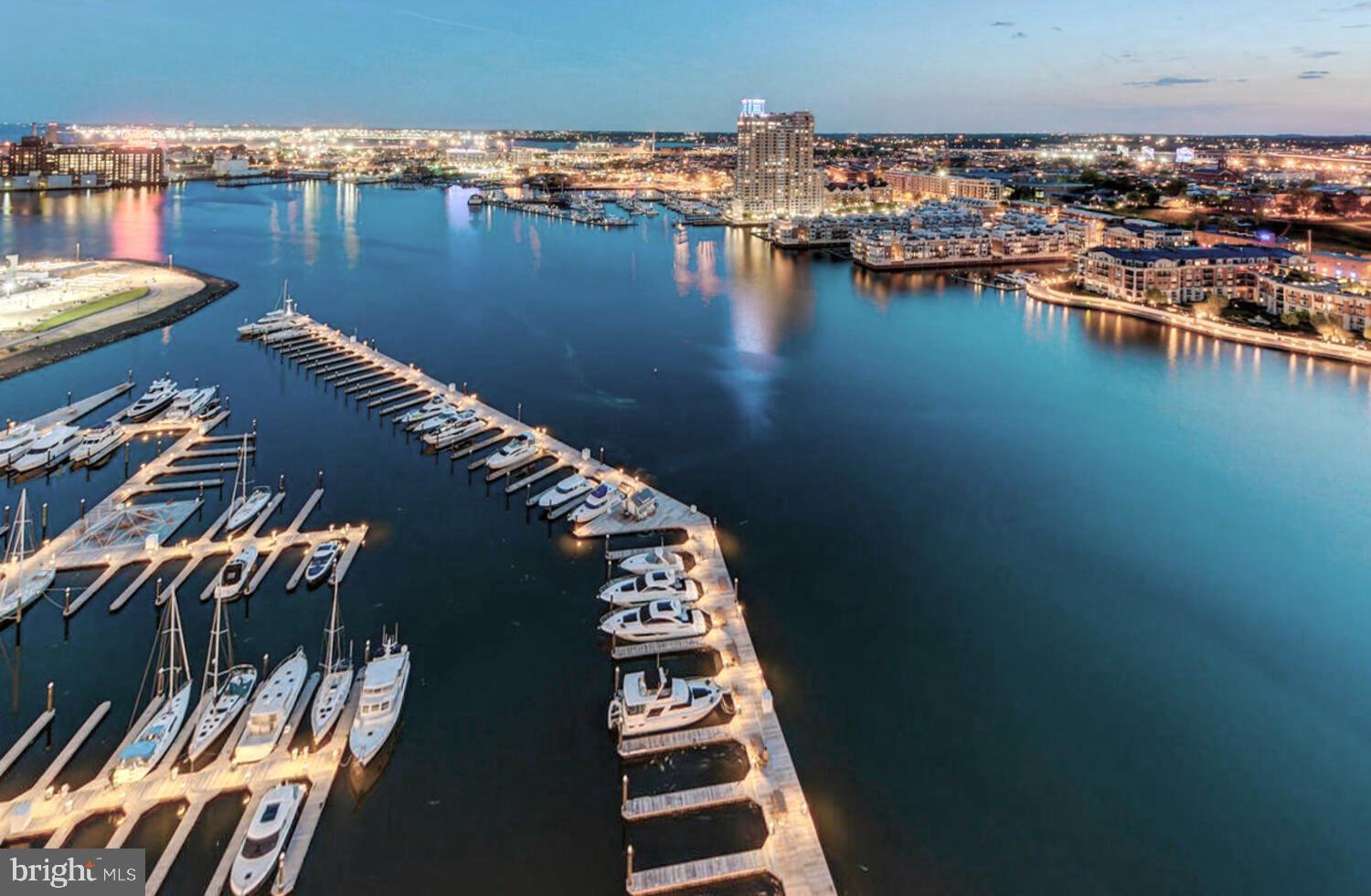 FOUR SEASONS PRIVATE RESIDENCES - Residential