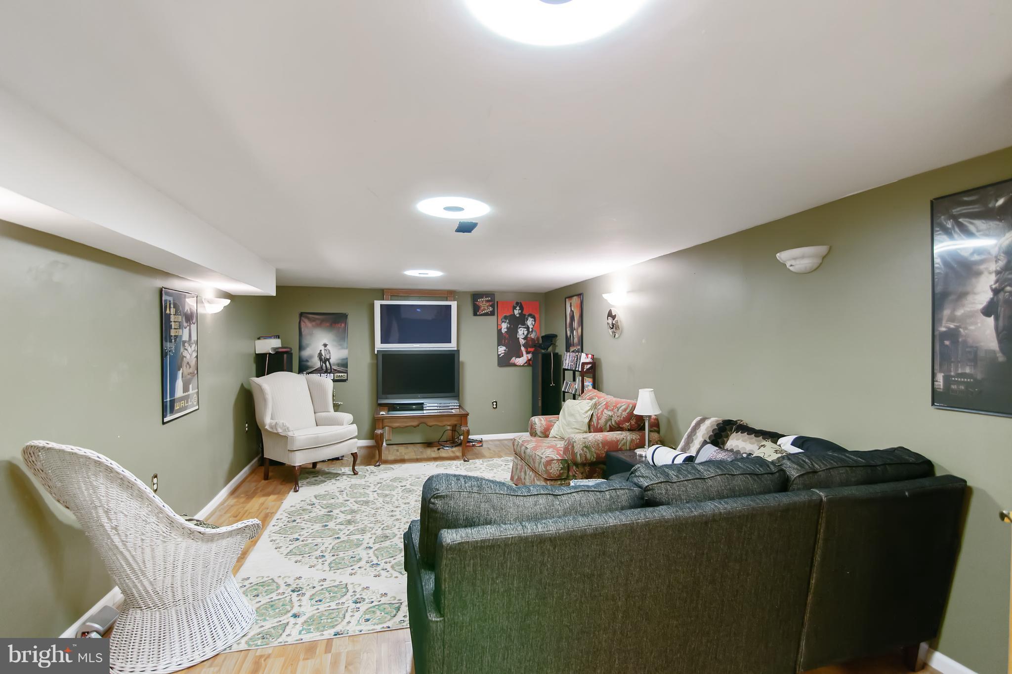 GUNNERS LAKE VILLAGE - Residential
