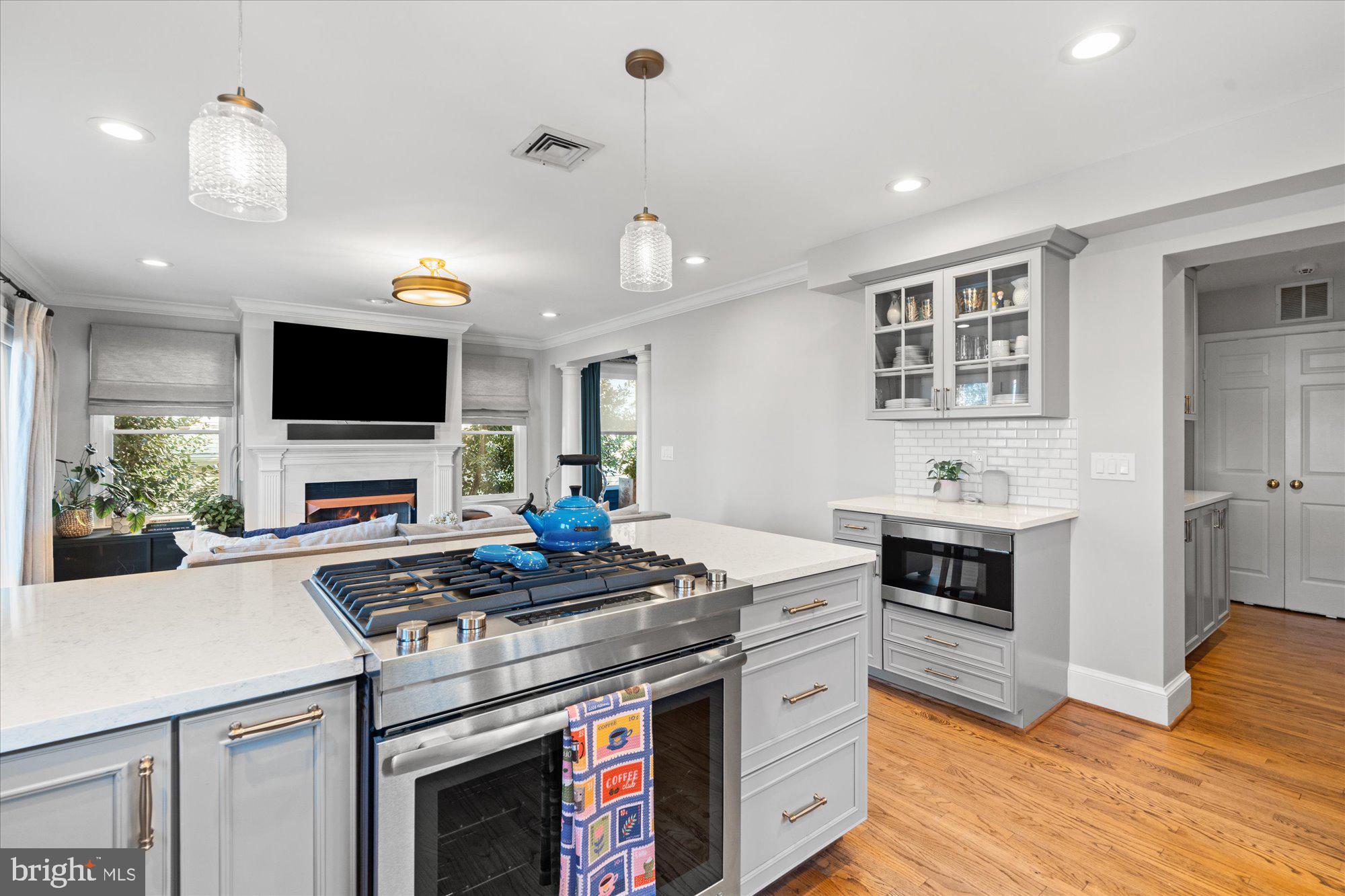 BEVERLEY HILLS - Residential