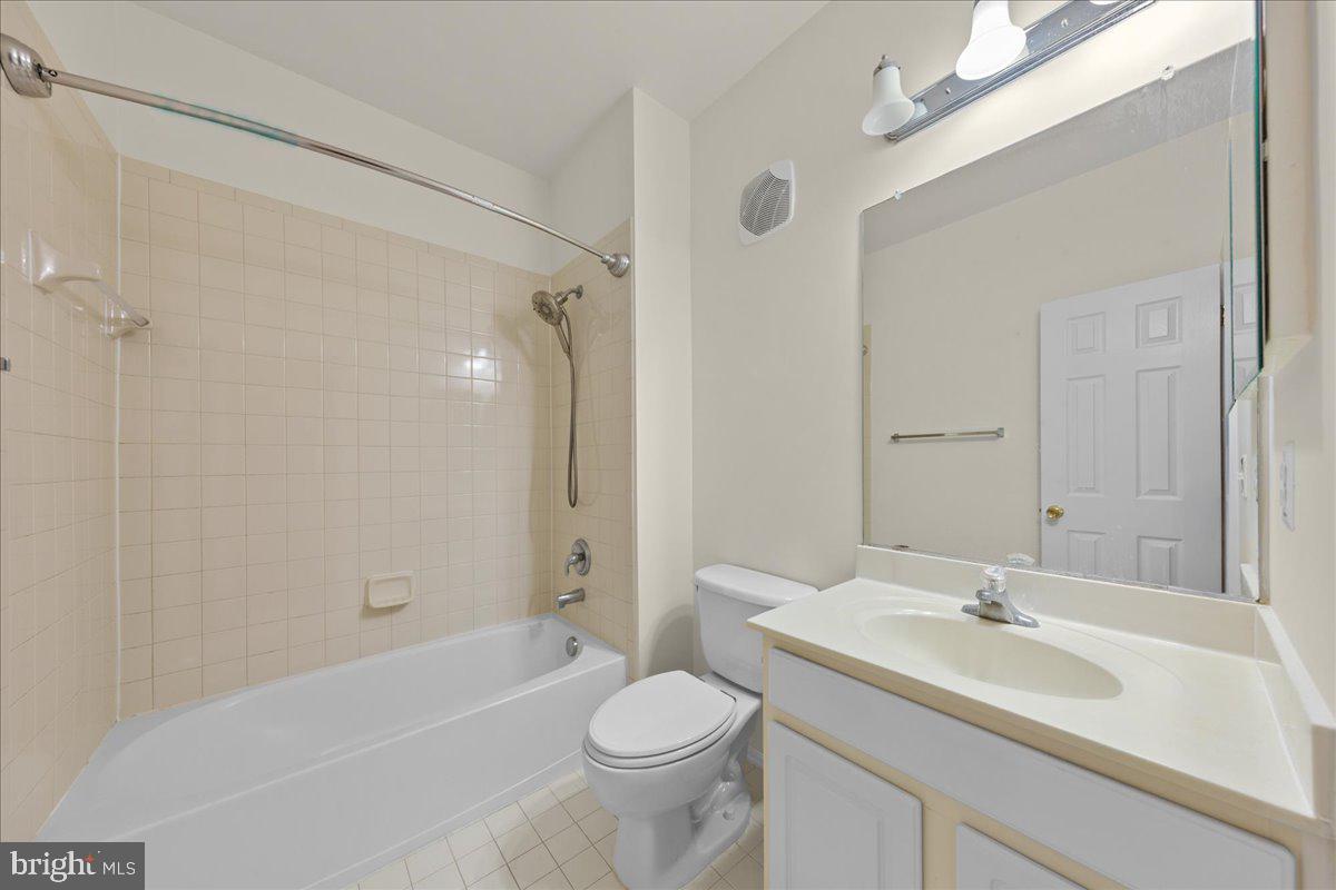 THE TOWNES CONDOMINIUM - Residential