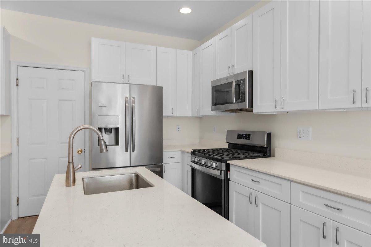 THE TOWNES CONDOMINIUM - Residential