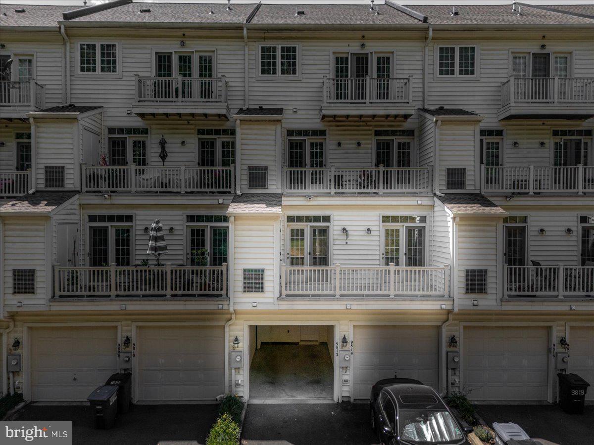 THE TOWNES CONDOMINIUM - Residential