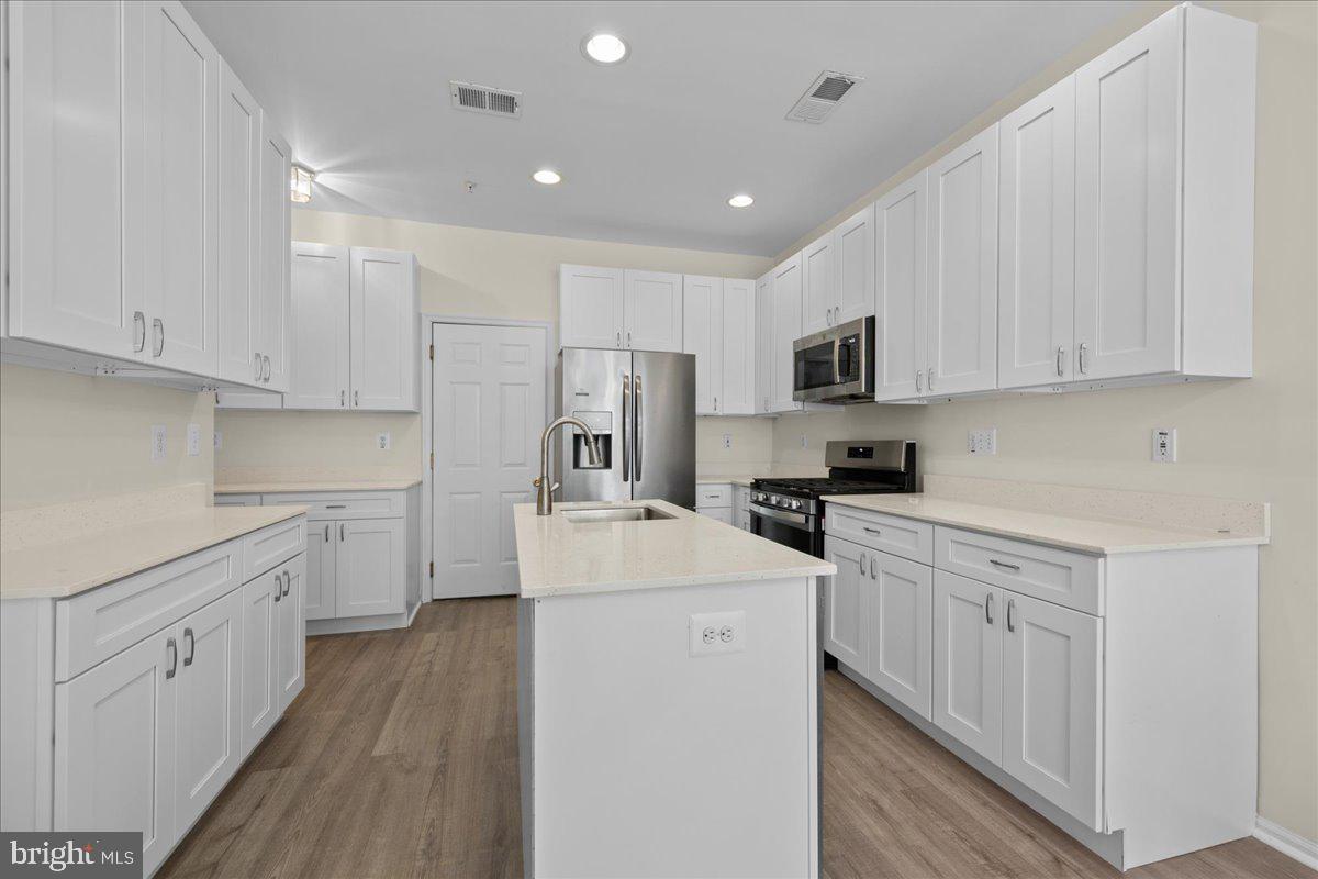 THE TOWNES CONDOMINIUM - Residential