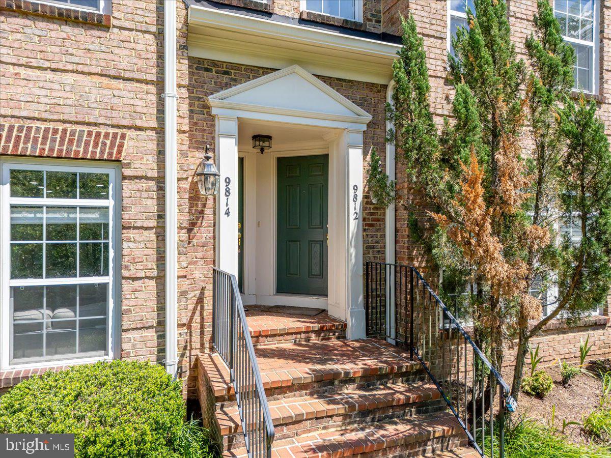 THE TOWNES CONDOMINIUM - Residential