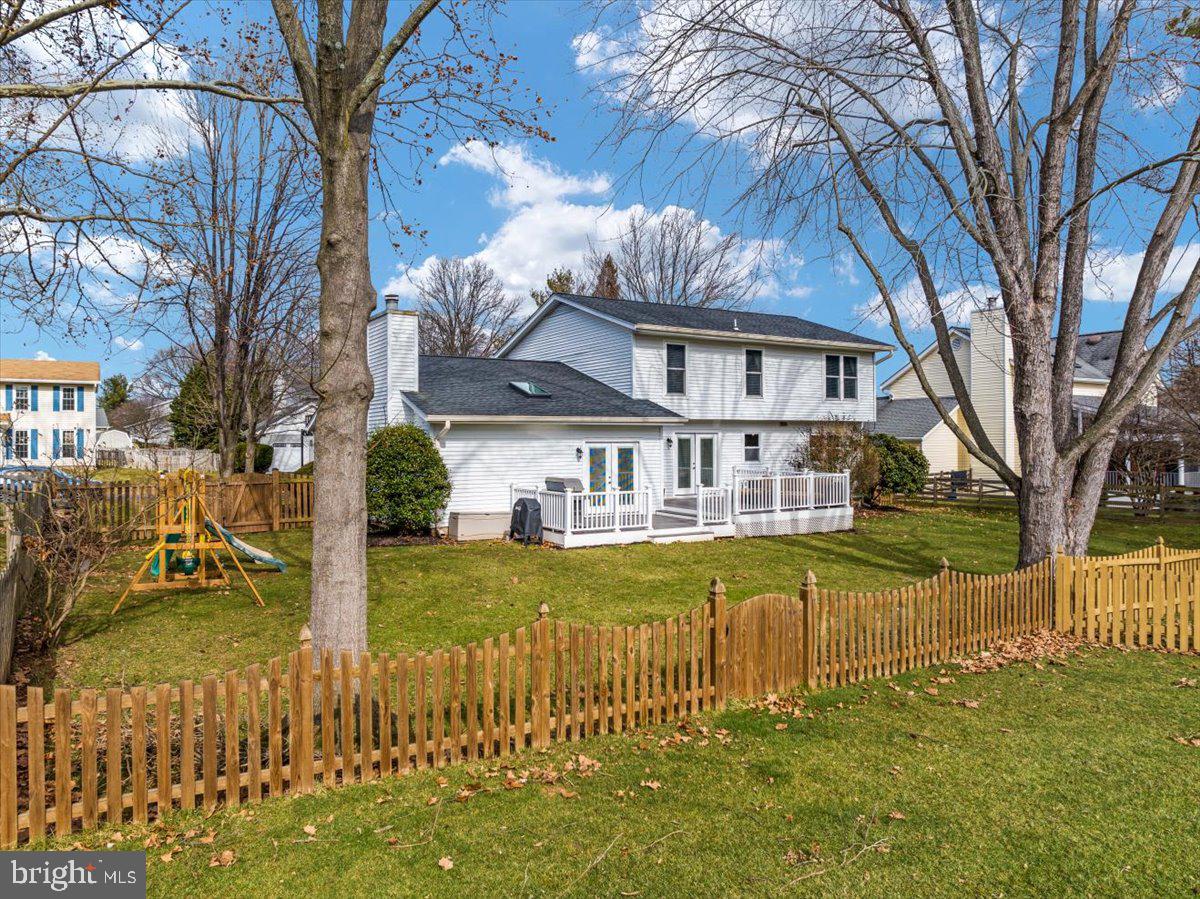 CRESTBROOK - Residential