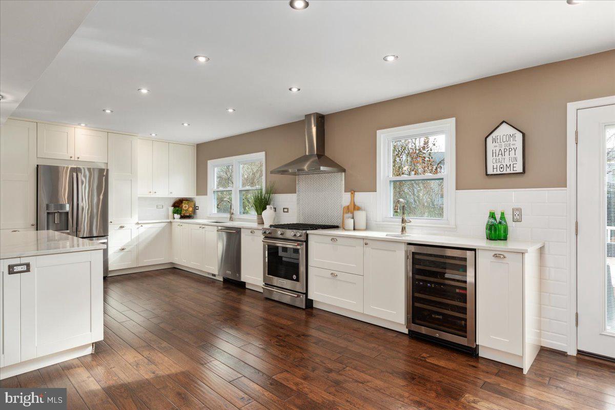CRESTBROOK - Residential