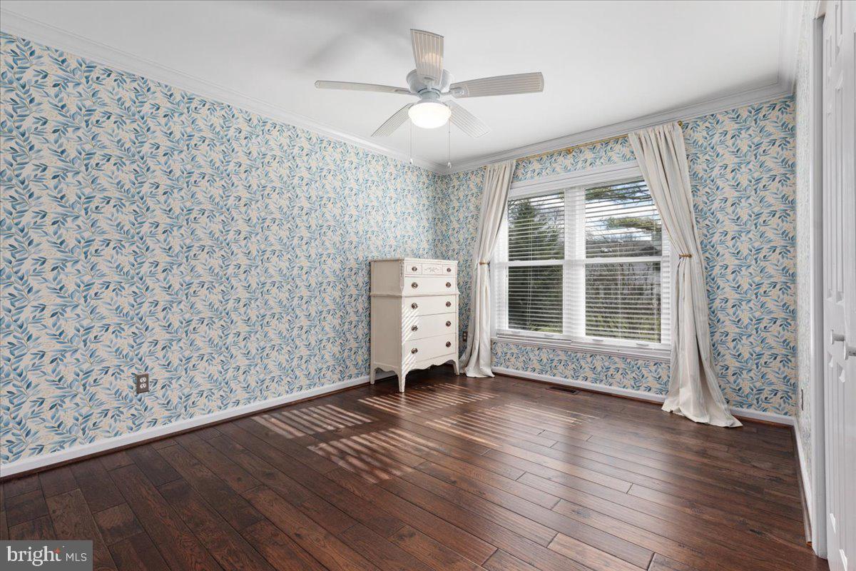 CRESTBROOK - Residential