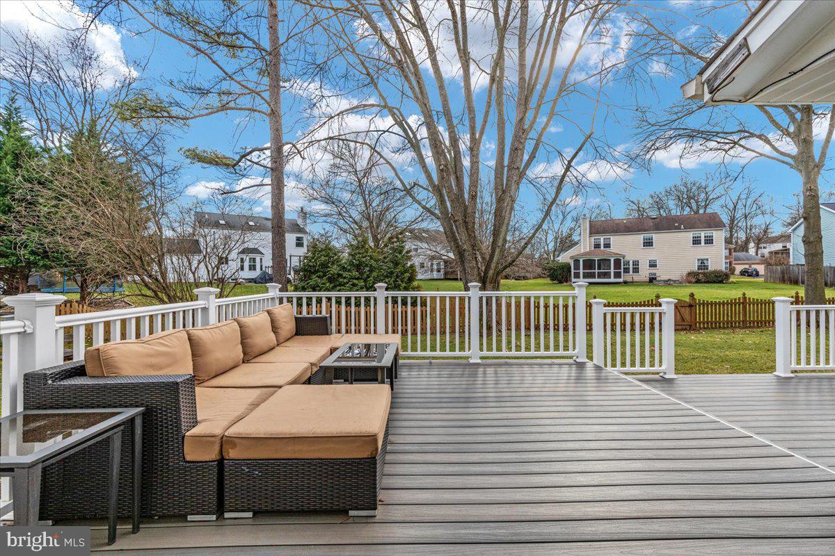CRESTBROOK - Residential