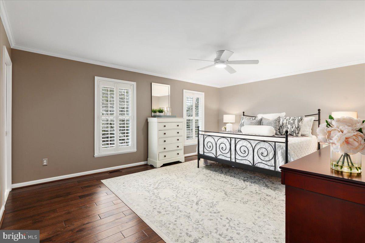 CRESTBROOK - Residential