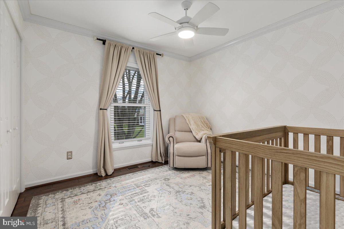 CRESTBROOK - Residential