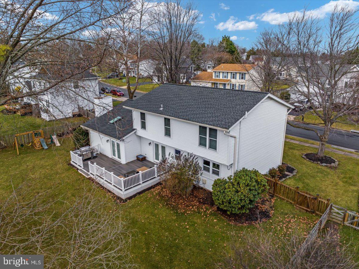 CRESTBROOK - Residential