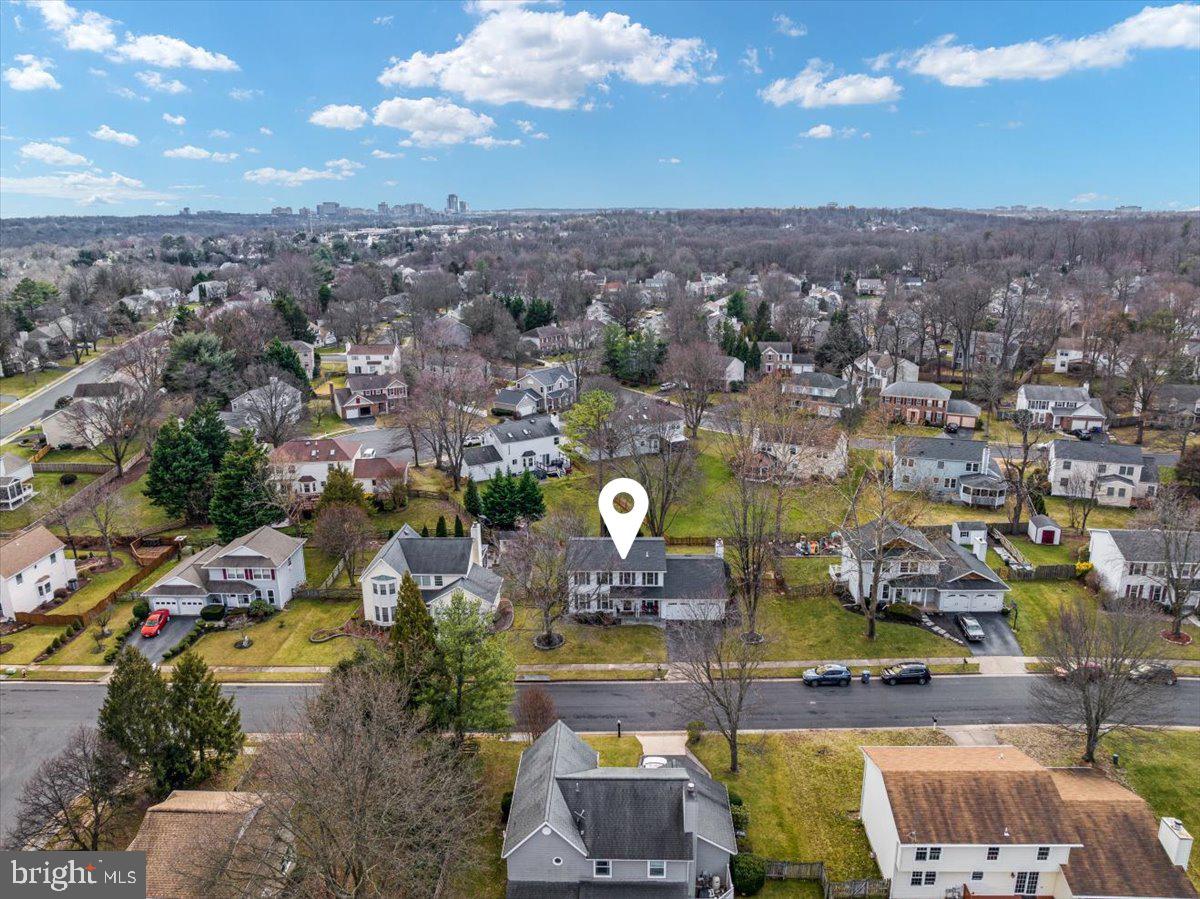 CRESTBROOK - Residential