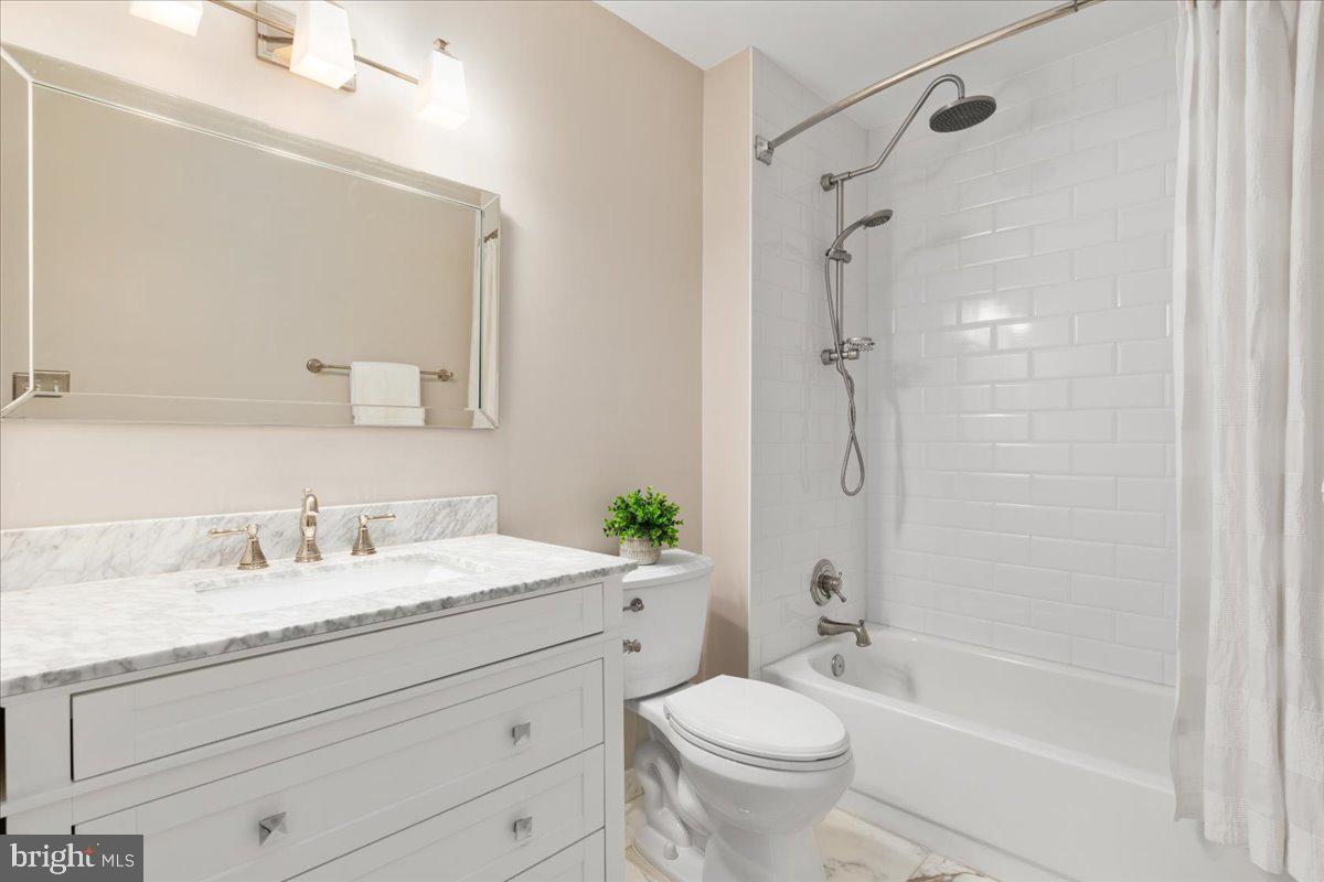 CRESTBROOK - Residential