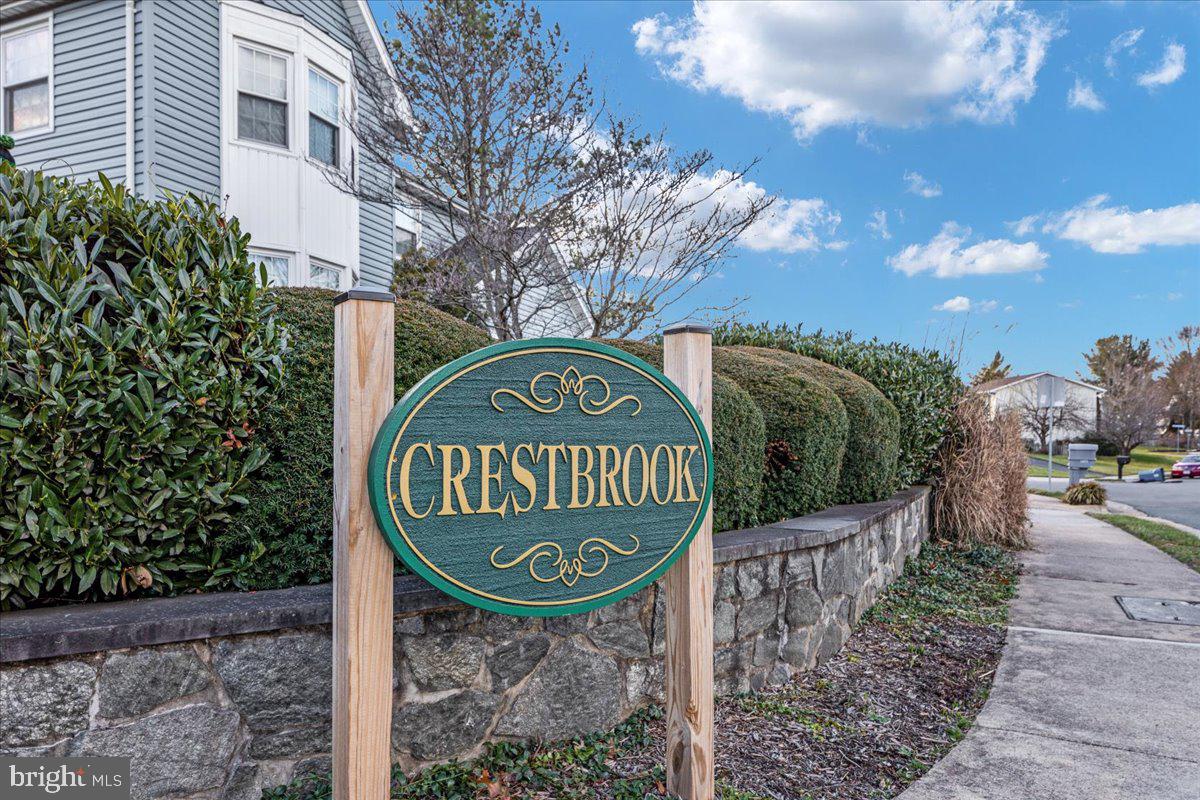 CRESTBROOK - Residential