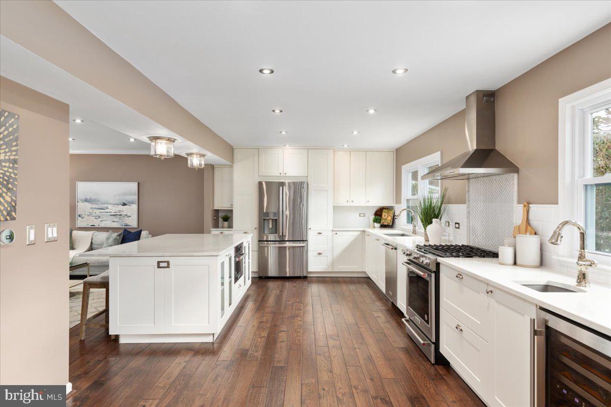 CRESTBROOK - Residential