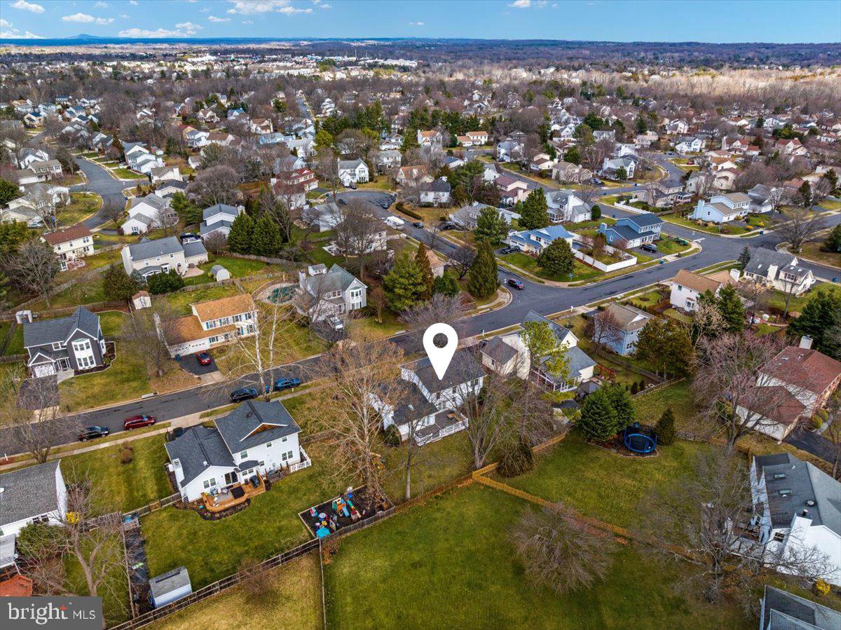CRESTBROOK - Residential