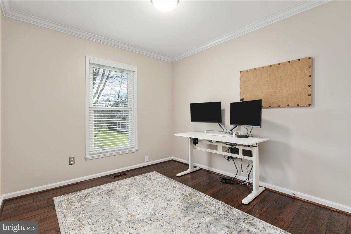 CRESTBROOK - Residential