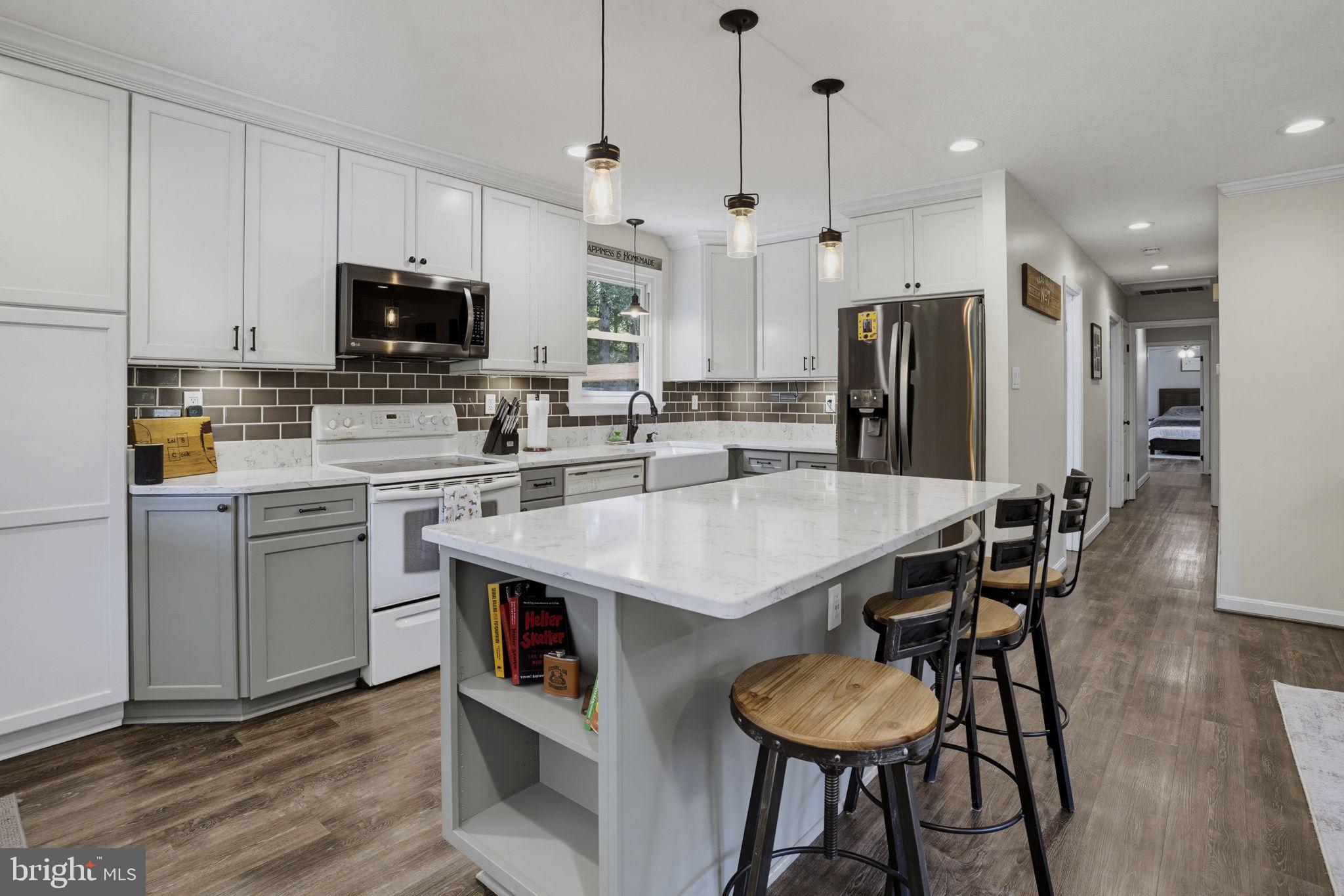 BEVERLY ESTATES - Residential