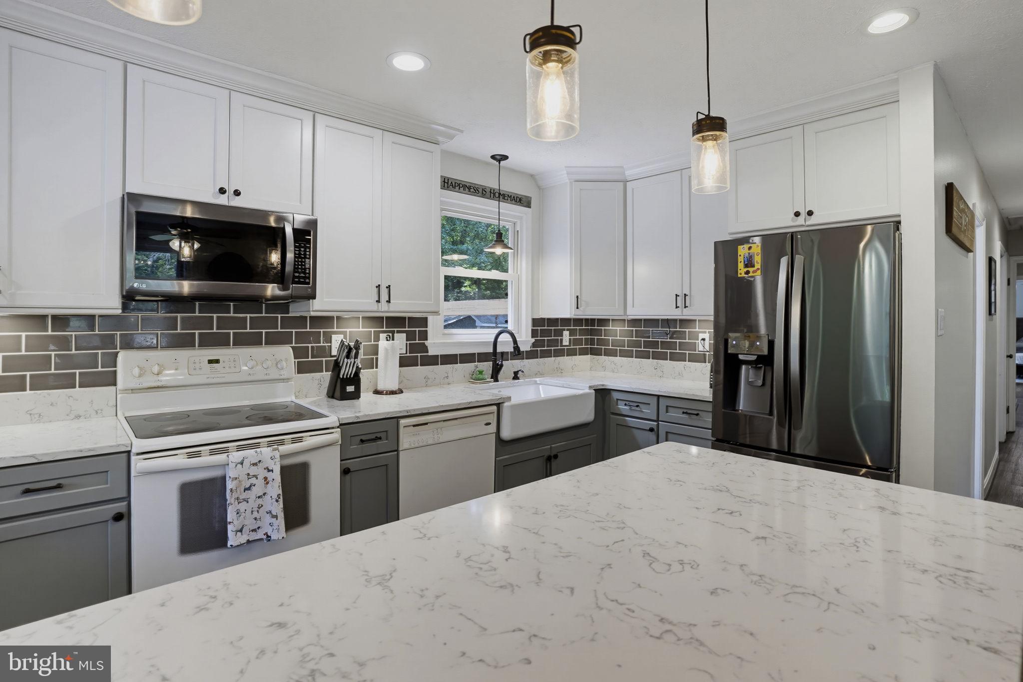 BEVERLY ESTATES - Residential