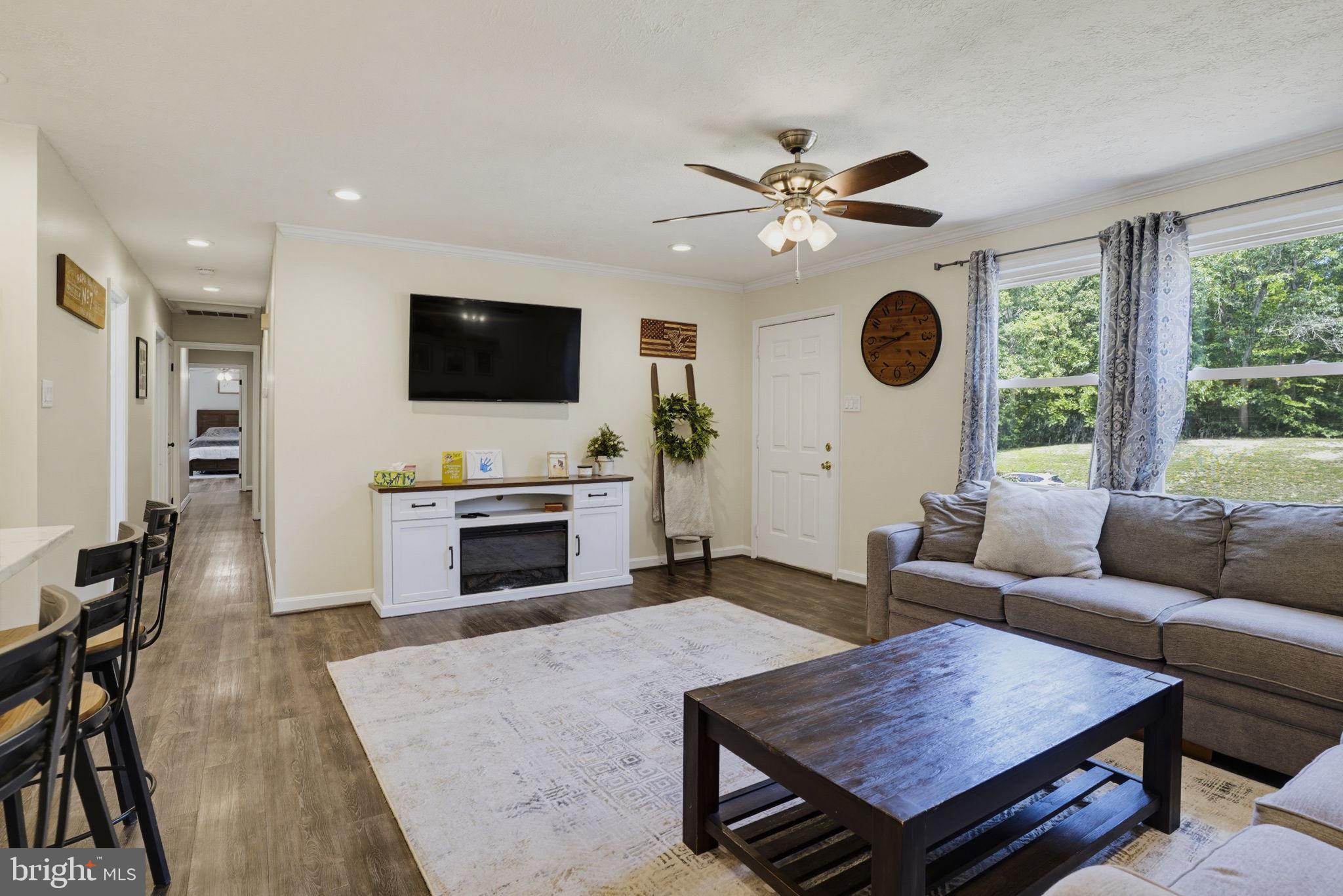 BEVERLY ESTATES - Residential