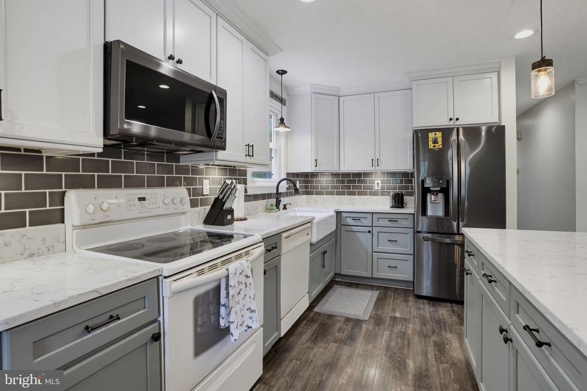 BEVERLY ESTATES - Residential