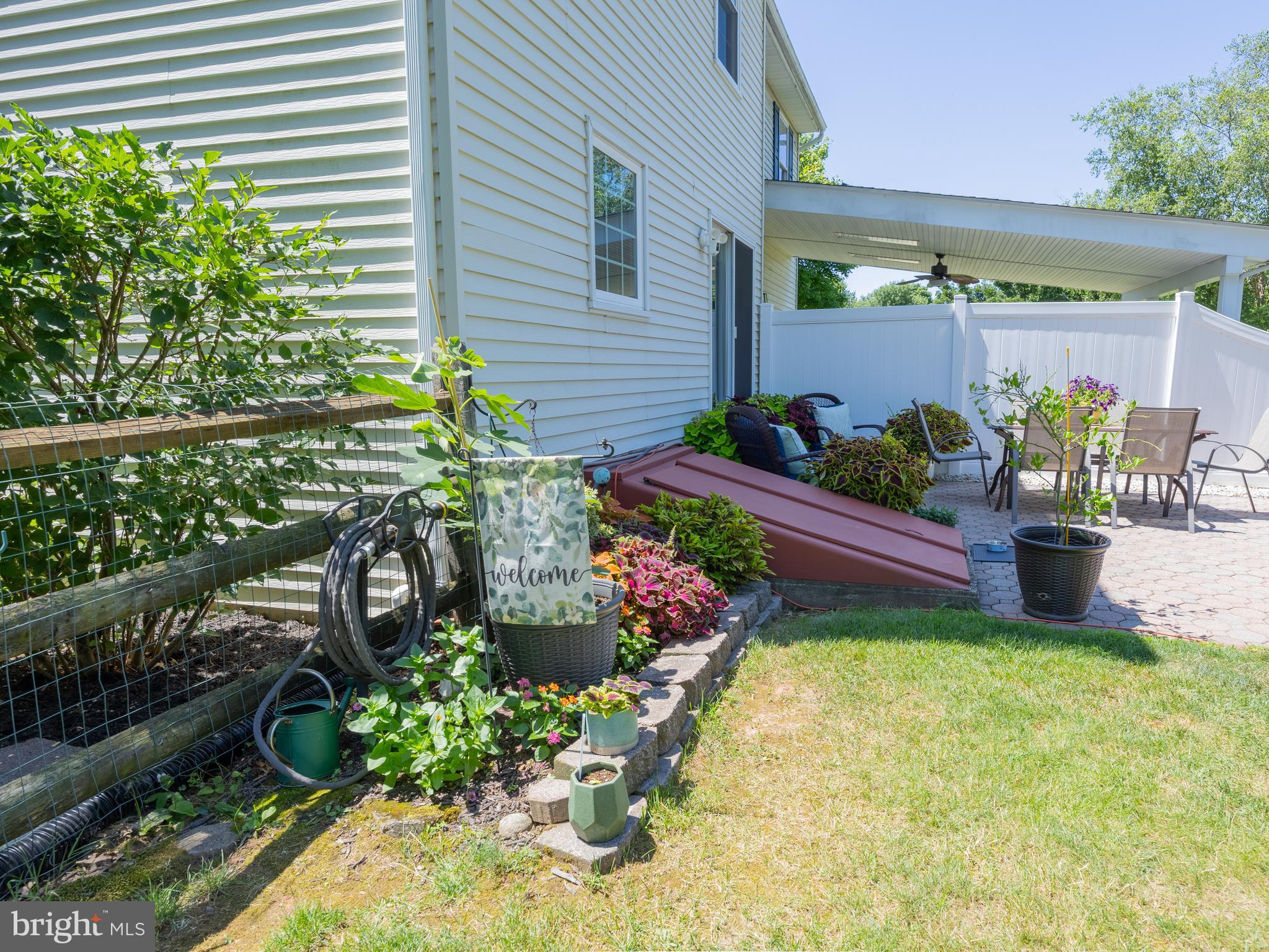 STRAWBERRY FIELDS - Residential