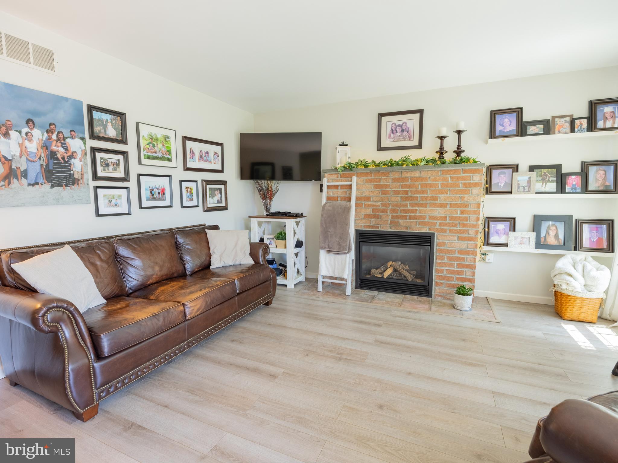 STRAWBERRY FIELDS - Residential
