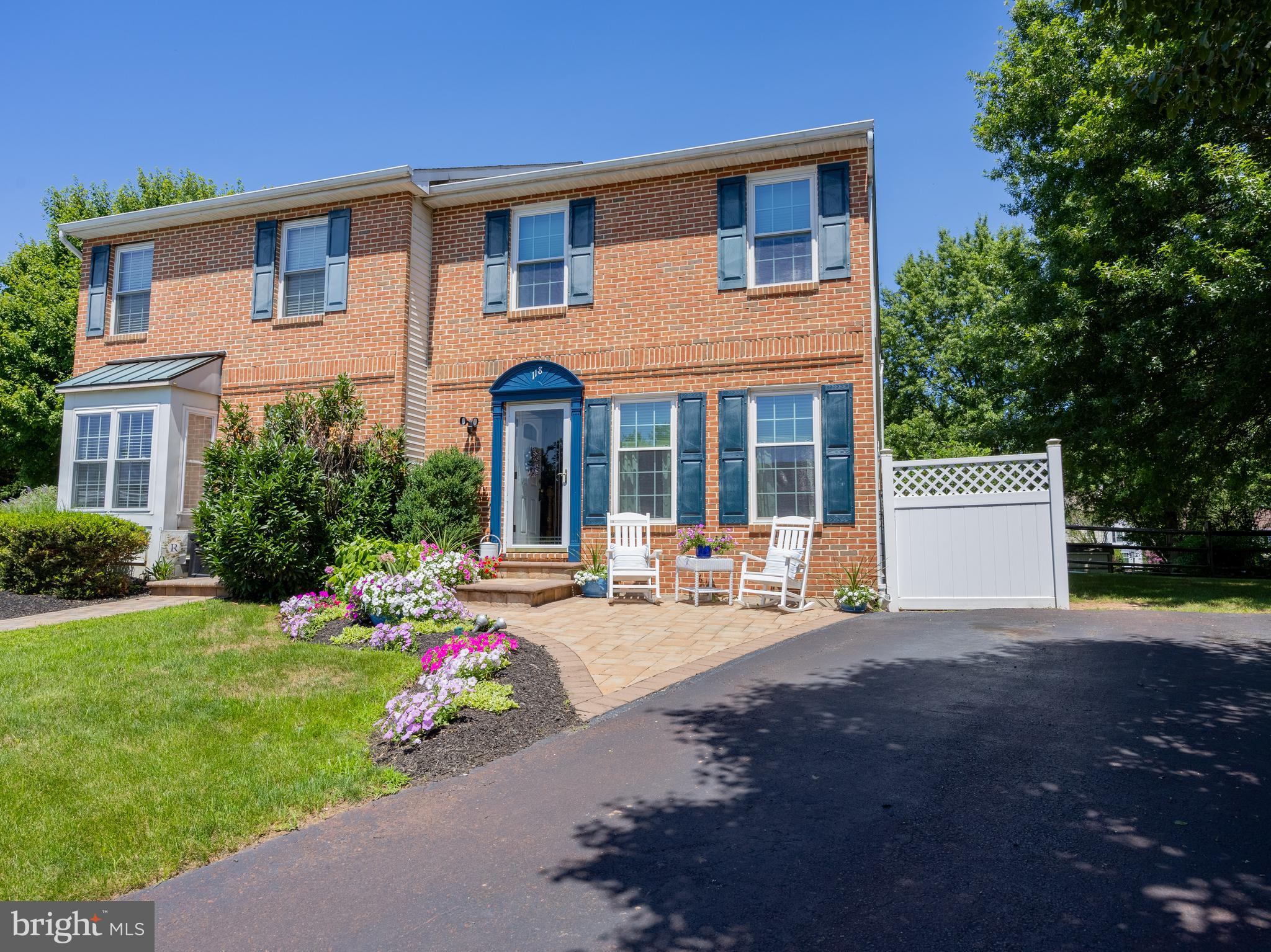 STRAWBERRY FIELDS - Residential